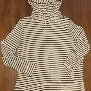 Stripped hooded shirt